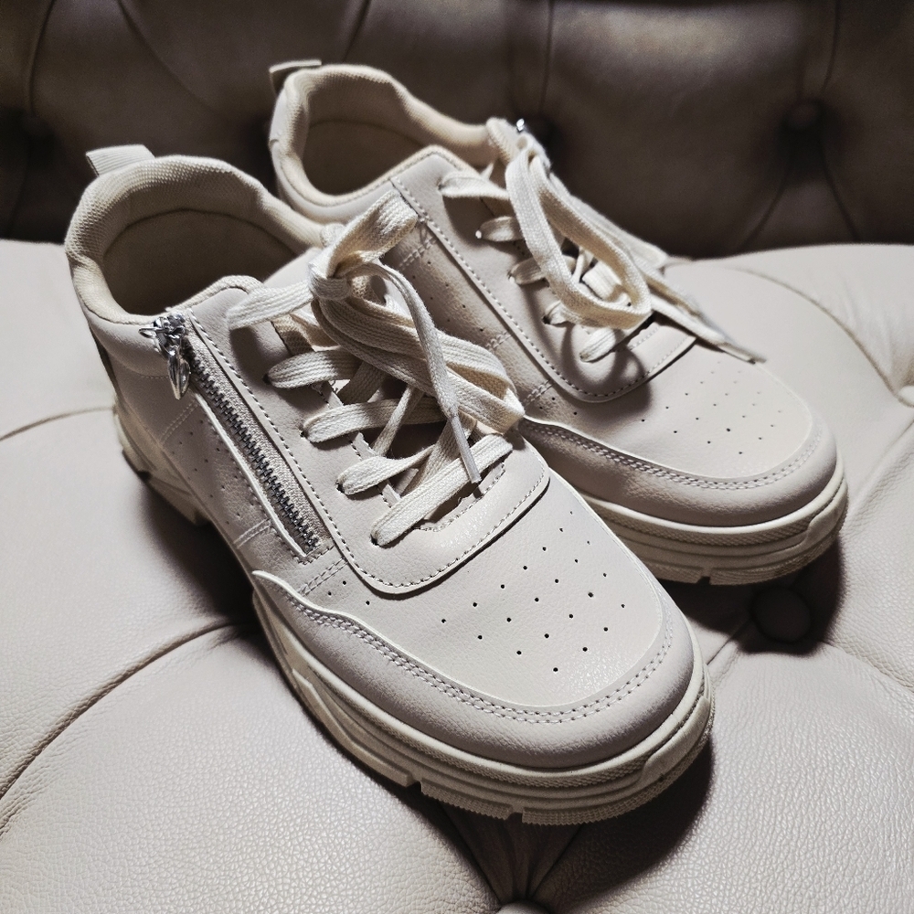 Cream Beige Sneakers with Side Zipper Size 8.5